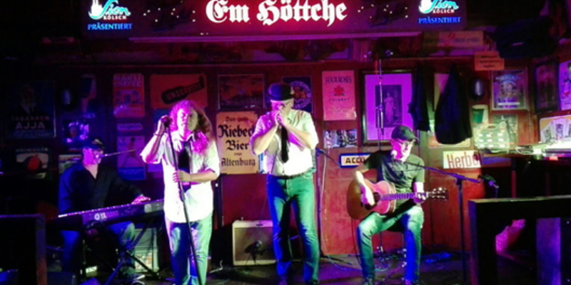 Under Cover „unplugged“ rockt wieder die “Post” Under Cover „unplugged“ rockt wieder die “Post”