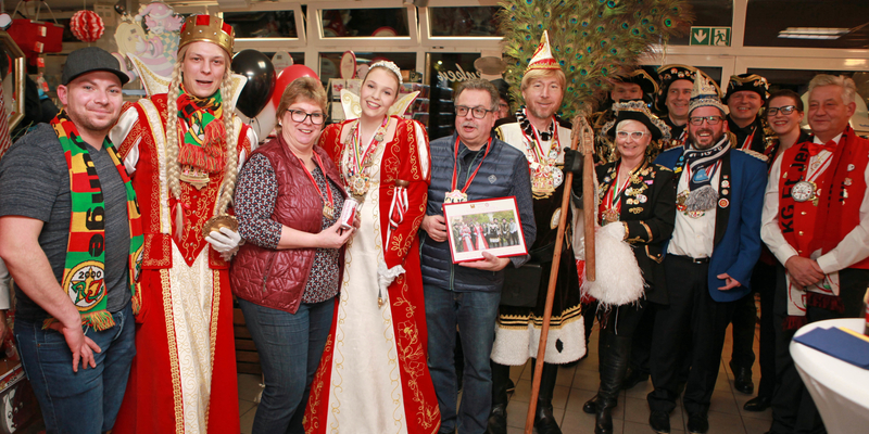 Das Ranzeler Dreigestirn mit den neuen Ordensträgern Irmgard und Matthias Wilde Das Ranzeler Dreigestirn mit den neuen Ordensträgern Irmgard und Matthias Wilde