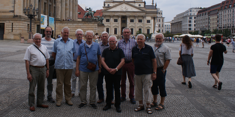 10 vor dem Dom 10 vor dem Dom